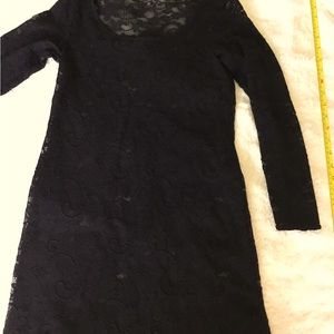 Stretch long fitted lace shirt.